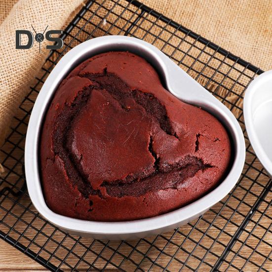 Heart Shaped Cake Pan Aluminum Alloy Fast Heat Conduction Baking Mold Tool for Weddings Parties Family Valentines Day Anniversary Heart Shaped Cake
