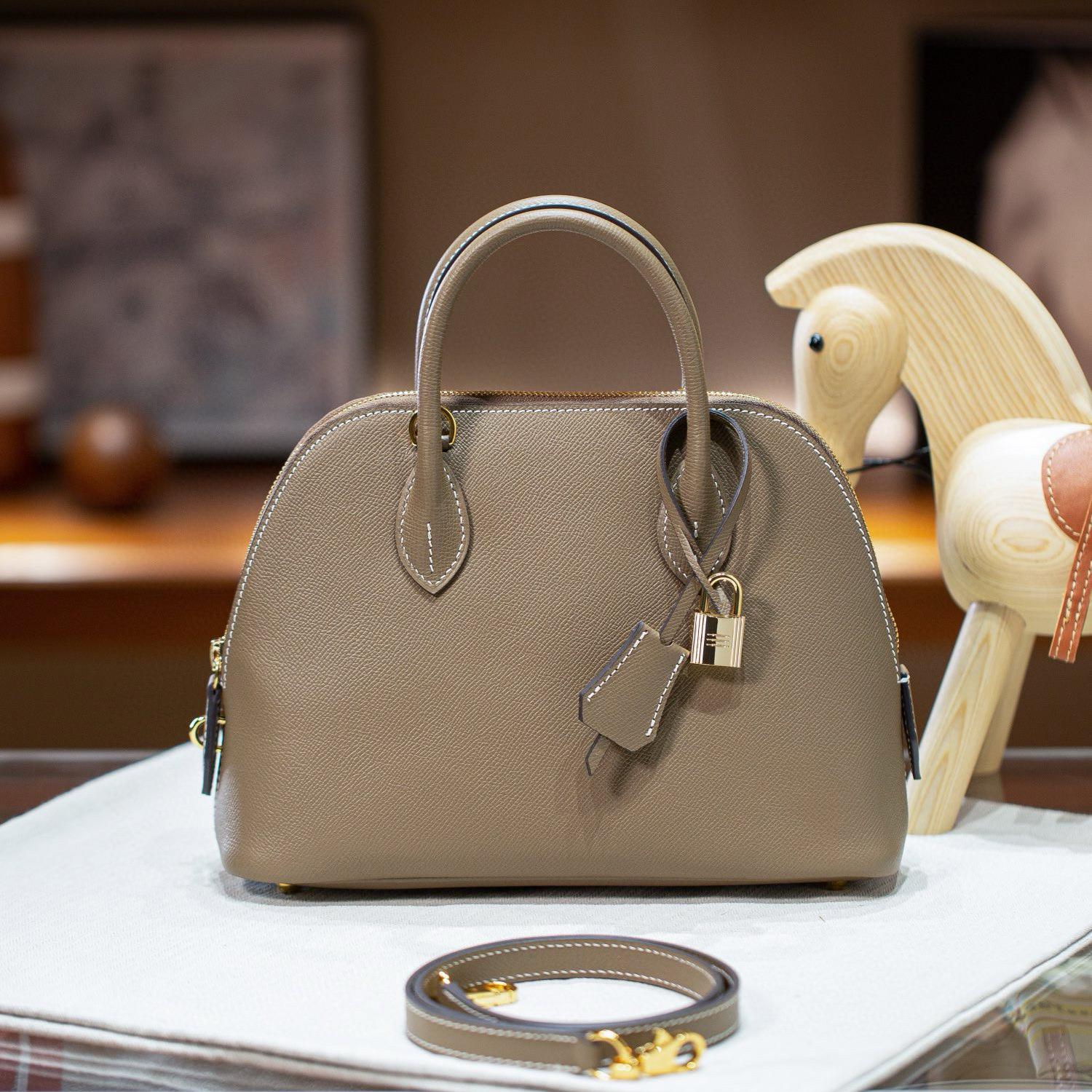 

25cm Ep Handheld Leather Protective Ball Case High-Grade Real Leather Armpit Bag Portable Single Shoulder Handbag Women s 25x9x18cm серый/золотой