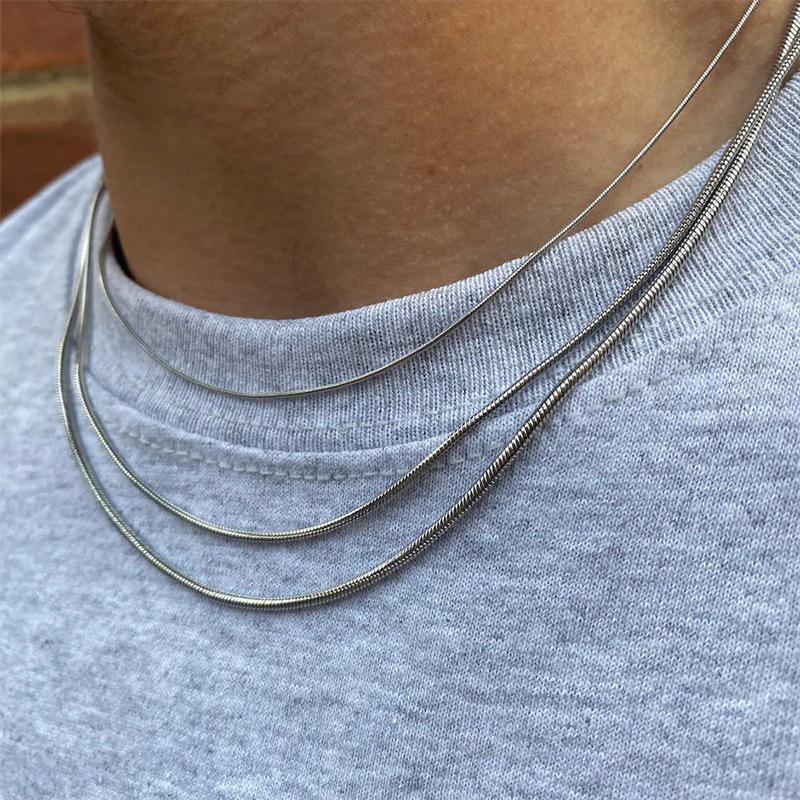 eManco Titanium Steel Round Chain Necklace - Simple European/American Style for Women and Couples, Long Snake Bone Chain, Clavicle Design.