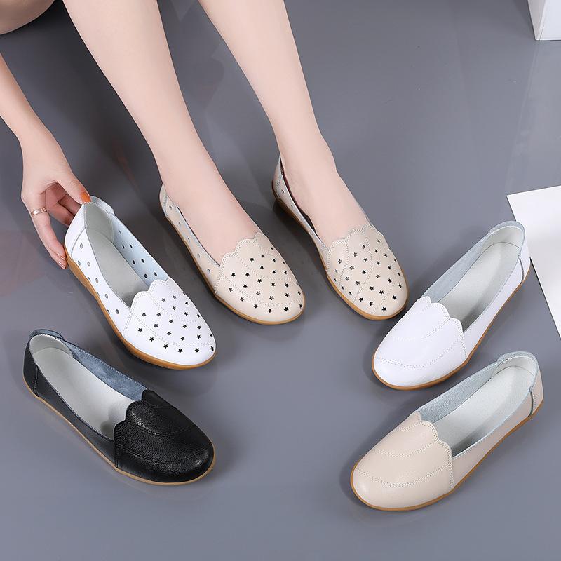 Spring and Autumn Soft-soled Leather Shoes for Women Middle School Mother Doodle Shoes Large Size Flat Leather Small White Shoes Retro Style