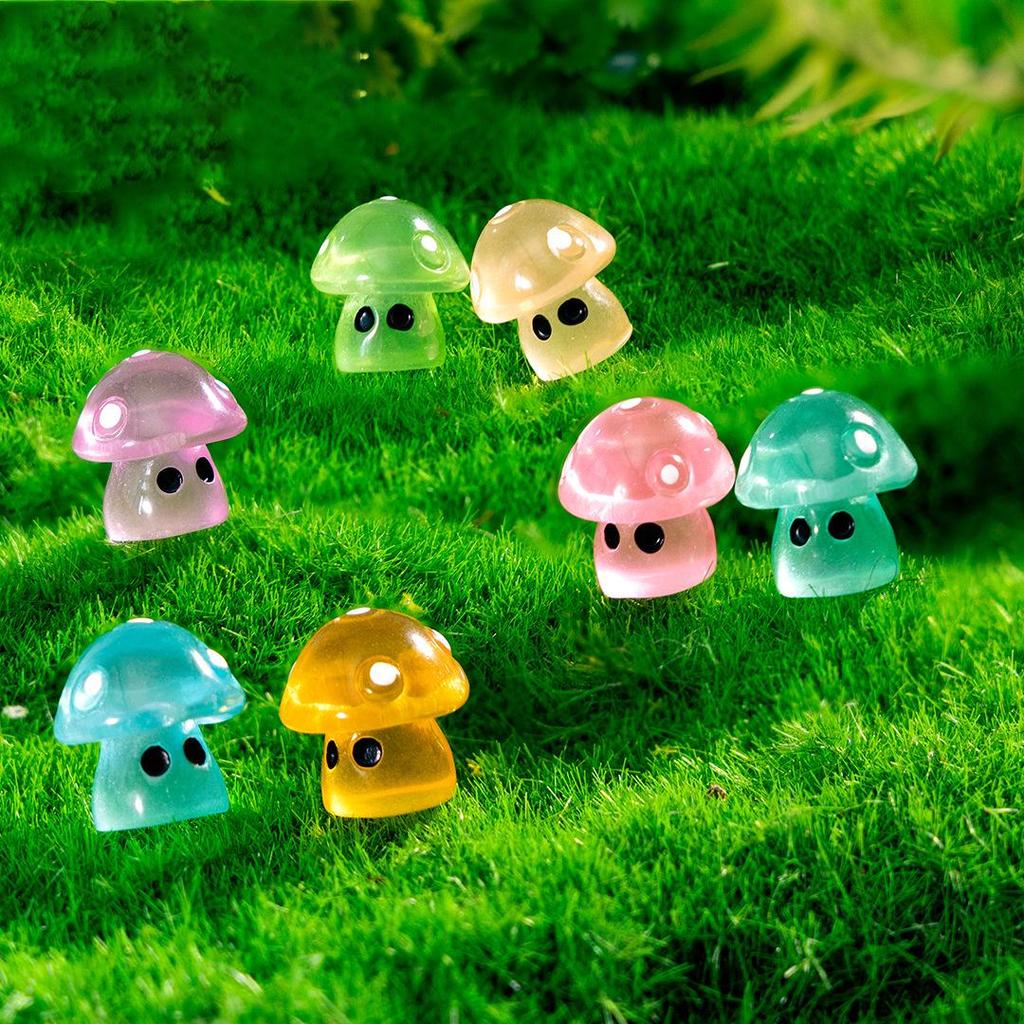 Miniature Luminous Resin Animal Ornaments: Cartoon Desktop & Car Decorations
