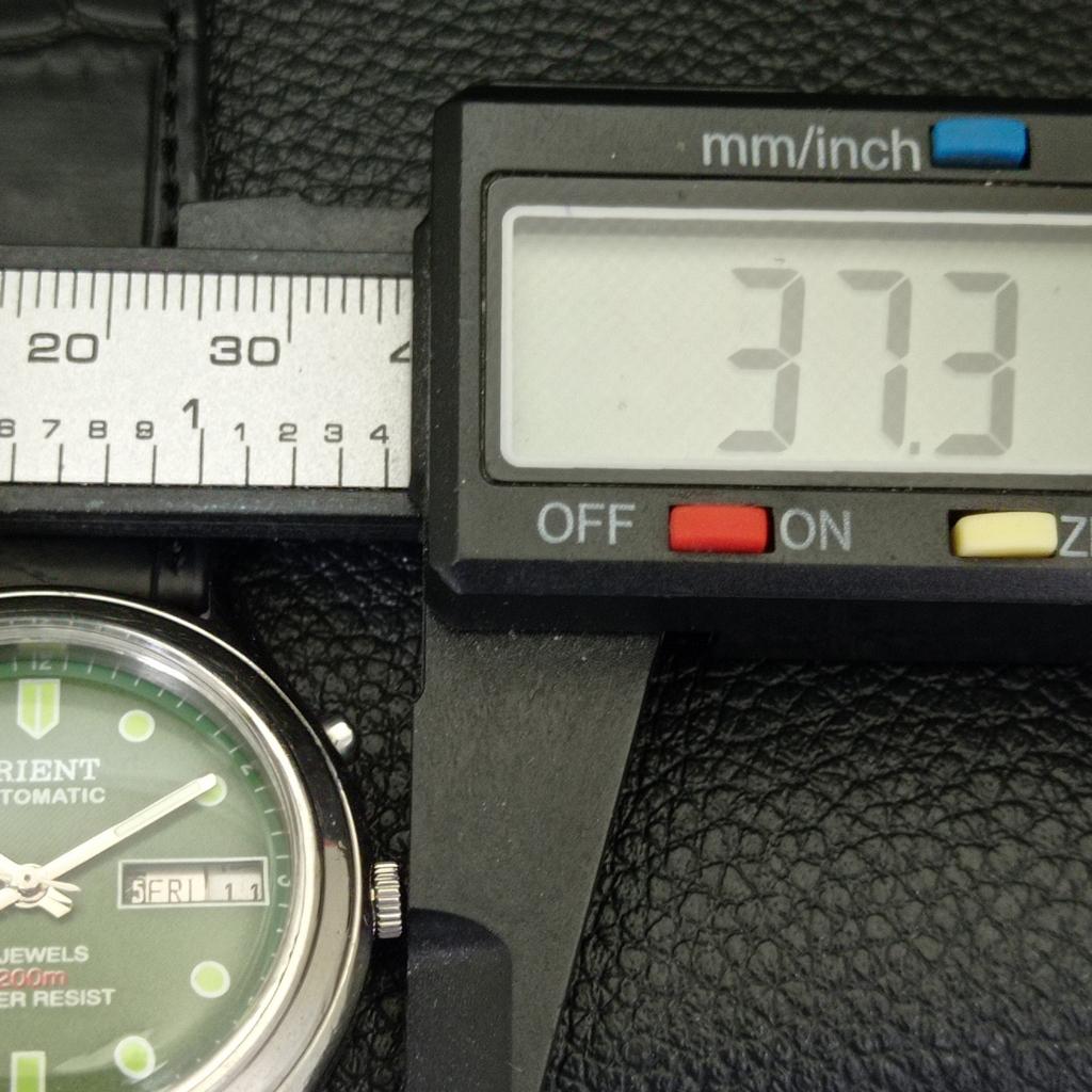 VINTAGE ORIENT AUTOMATIC 46941 JAPAN MENS GREEN COLOR DIAL WATCH A700635-5 R204-a700635