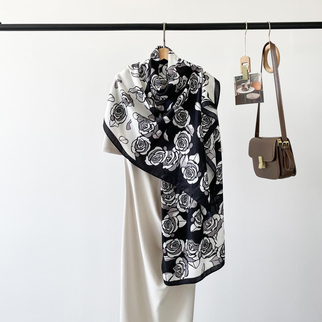 Autumn New High End Touching Word Pattern Silk Scarf for Women Lake Color Geometric Printing Imitation Silk Satin Shawl