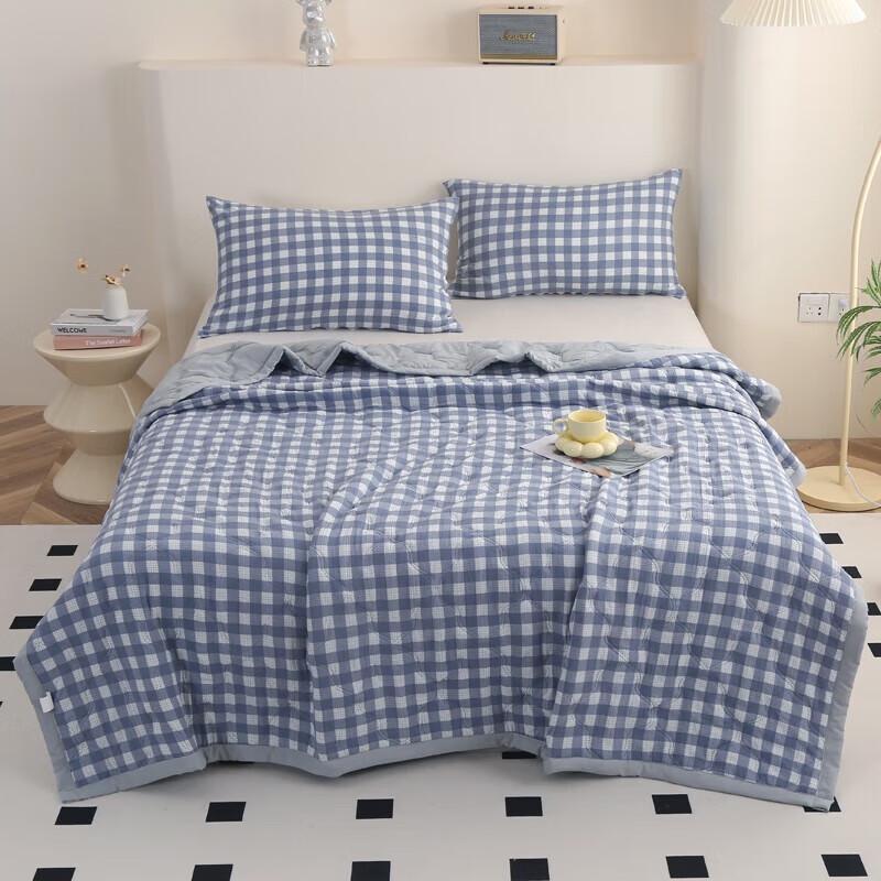 Moncaroni Stars Washed Cotton Summer Quilt