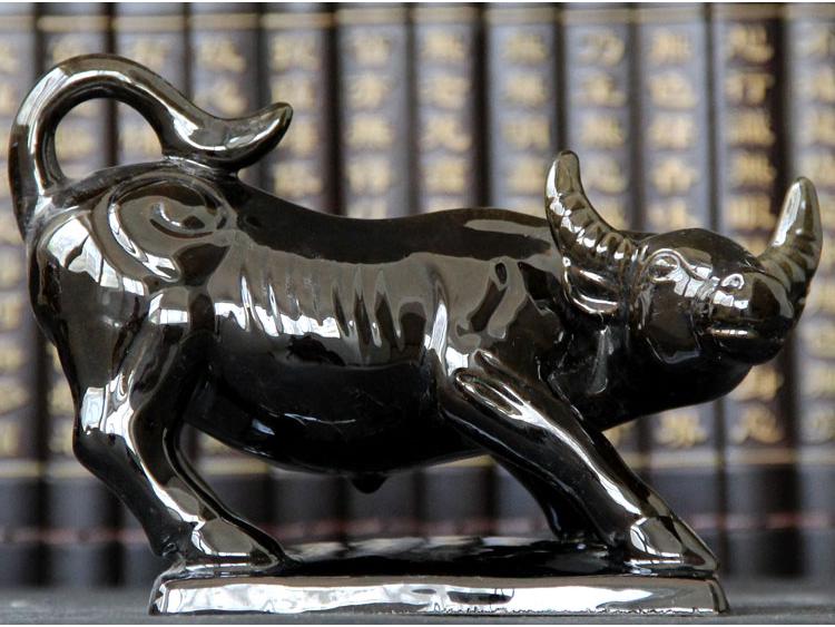 

Buffalo Ceramic Ornament: Versatile Gift for Home, Kitchen, or Office Decor