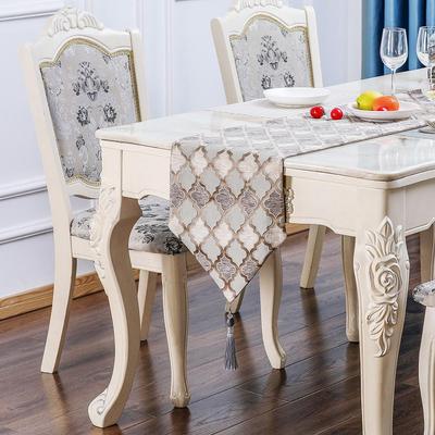 Runner de masă Nordic de lux cu model diamant în relief