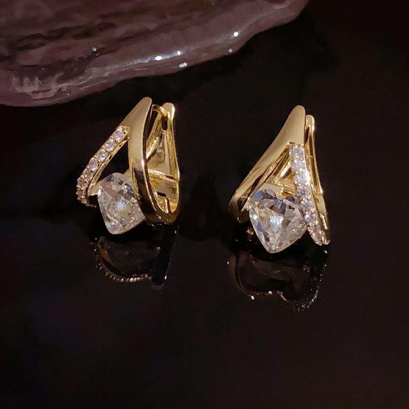 European & American Geometric Zircon Love Earrings - Retro, Simple, Light Luxury Fashion