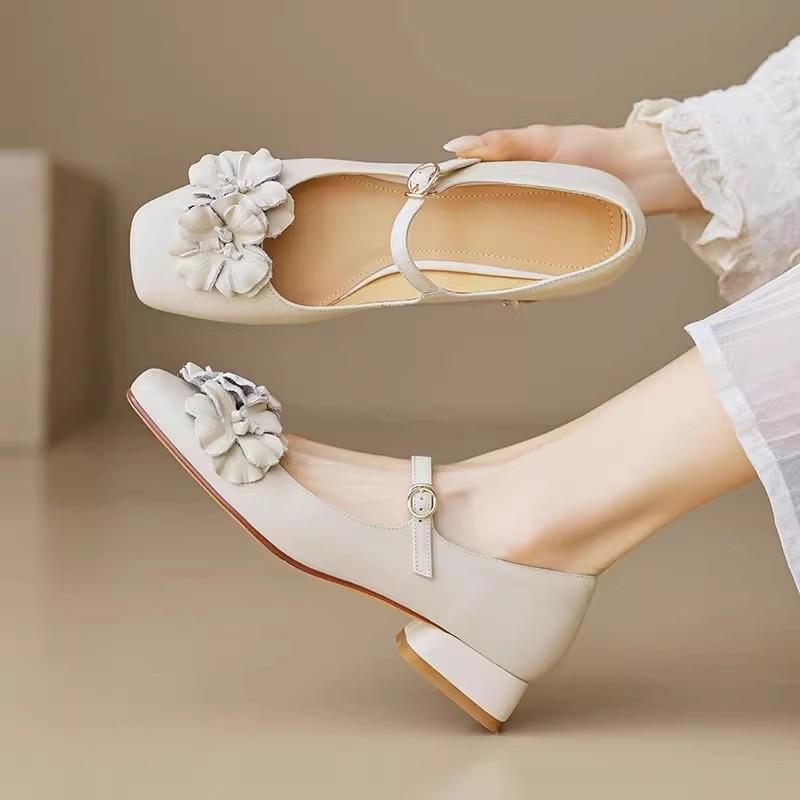 Flower Decoration Shoes for Ladies Square Toes Chunky High Heels Front Strap Female Pumps Buckle Tacones Chassure Femme Solid