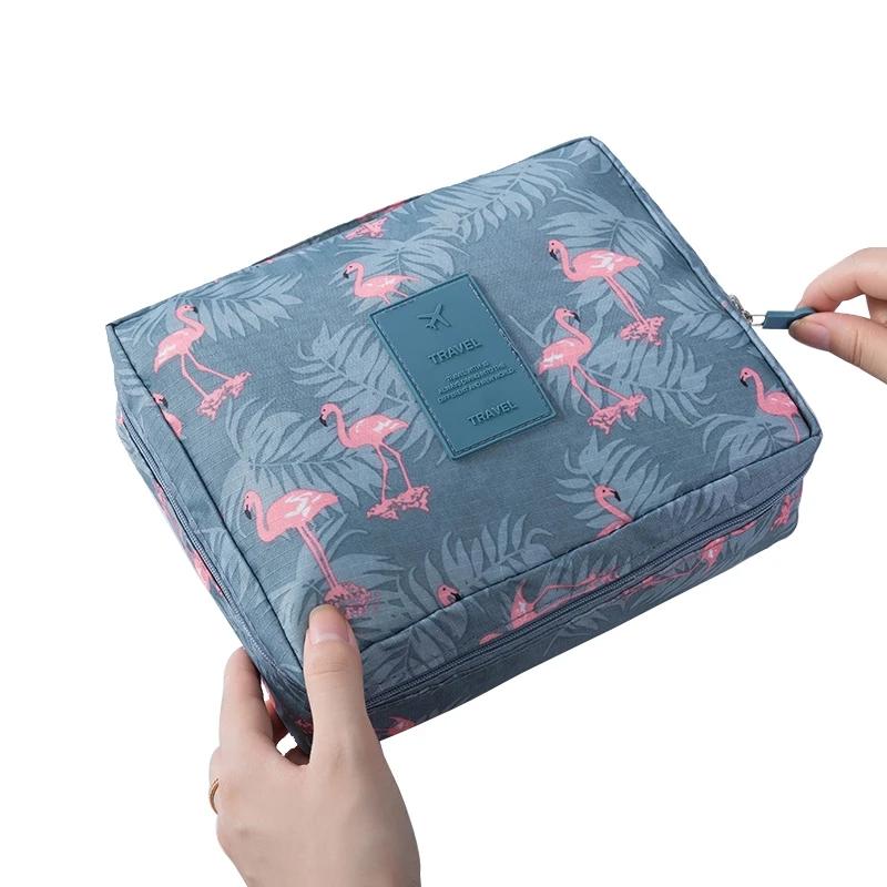 High Capacity Outdoor Girl Makeup Bag Women Cosmetic Bag Toiletries Organizer Waterproof Female Storage Make Up Case Make Up Bag