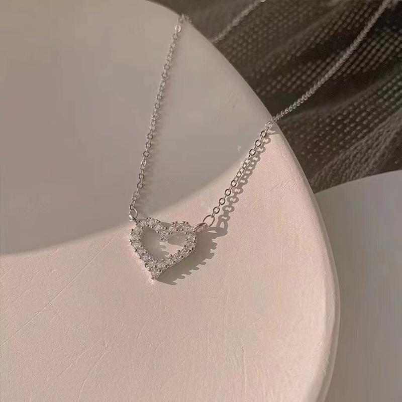 Sweet Hollow Heart Pendant Necklace Faux Diamond Collar Chain Necklace For Girl Daughter Party Jewelry Birthday Gift