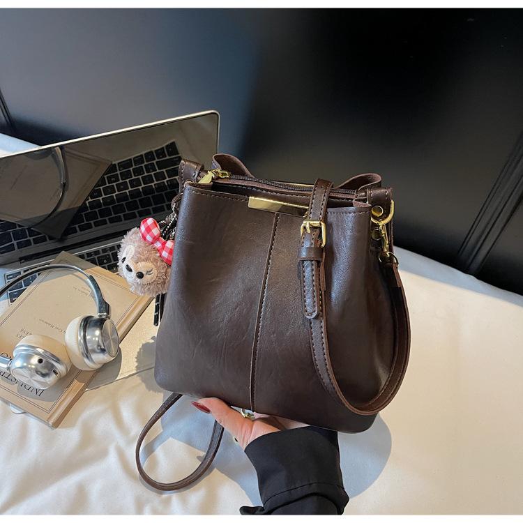 This Year's Popular Fashion Small Bag Women's Bag 2025 New Large-capacity Simple Retro Bucket Bag Texture Cross-body Bag