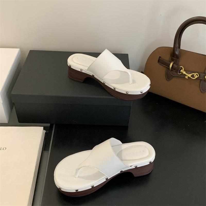 

South Korea Dongdaemun women s shoes 2025 summer new ins street shooting casual thick low-heeled flip-flops sandals beach shoes 39 белый