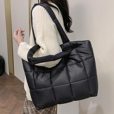 Damentaschen – Geräumige Taschen