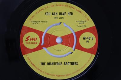 7inch Record RIGHTEOUS BROTHERS - You Can Have Her / Justine WI4018 Sue Records 1965 UK Soul/Funk Used