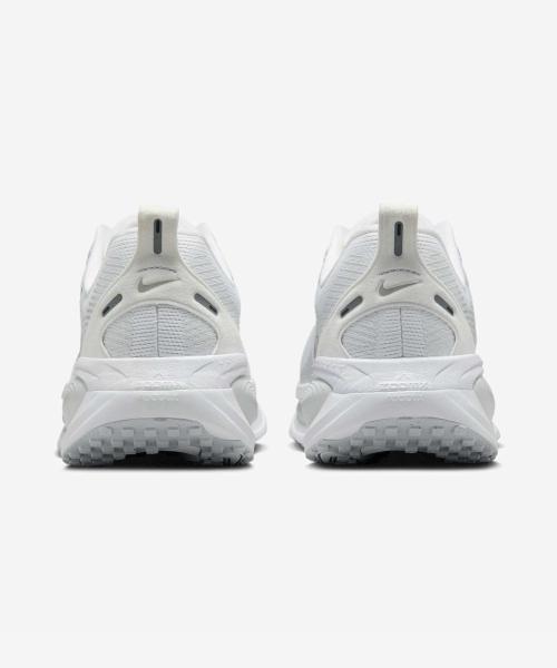 Nike Vomero 18 W - White:Photon Dust:Summit White:Metallic Silver [HM6804-104]