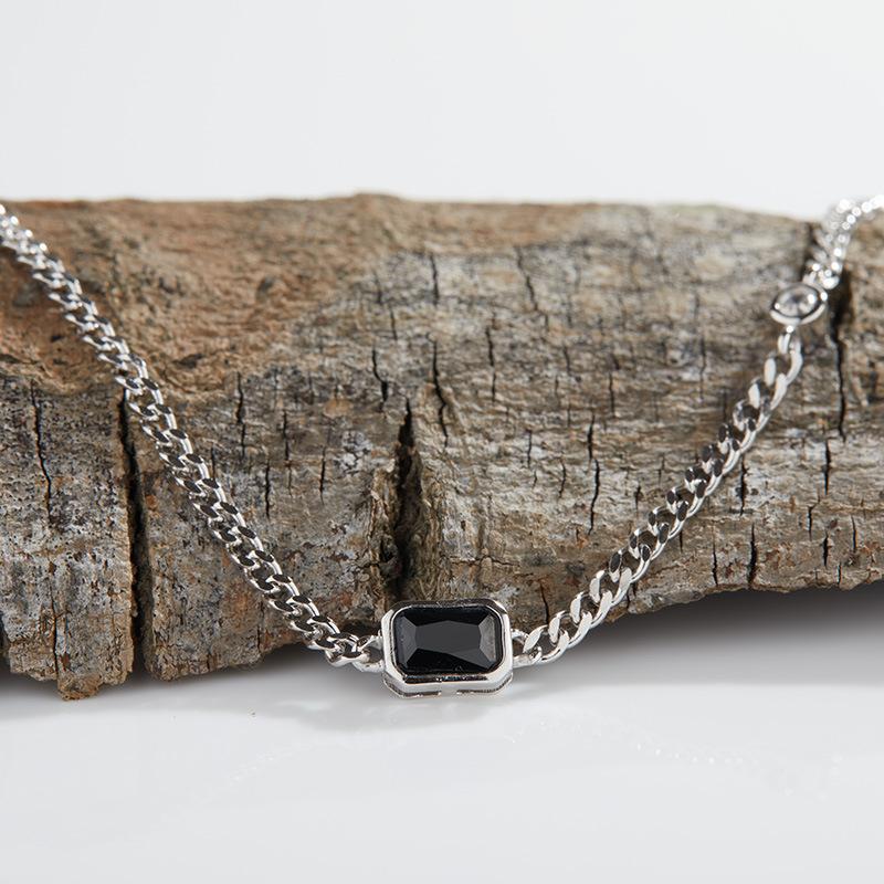 Design di nicchia Senso di semplice quadrato colorato Gioielli Argento Sterling S925 Intarsiato Cristallo Naturale Nero Appuntito Bracciale da Donna