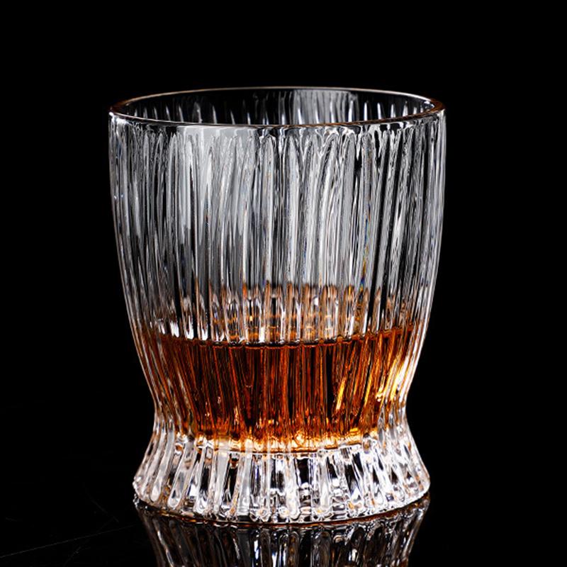

Разные стеклянные бокалы Европейский стиль Хрустальный стакан для виски Домашние пивные бокалы Креативный стиль Инс Ликерный бокал Барные питьевые принадлежности 1pcs