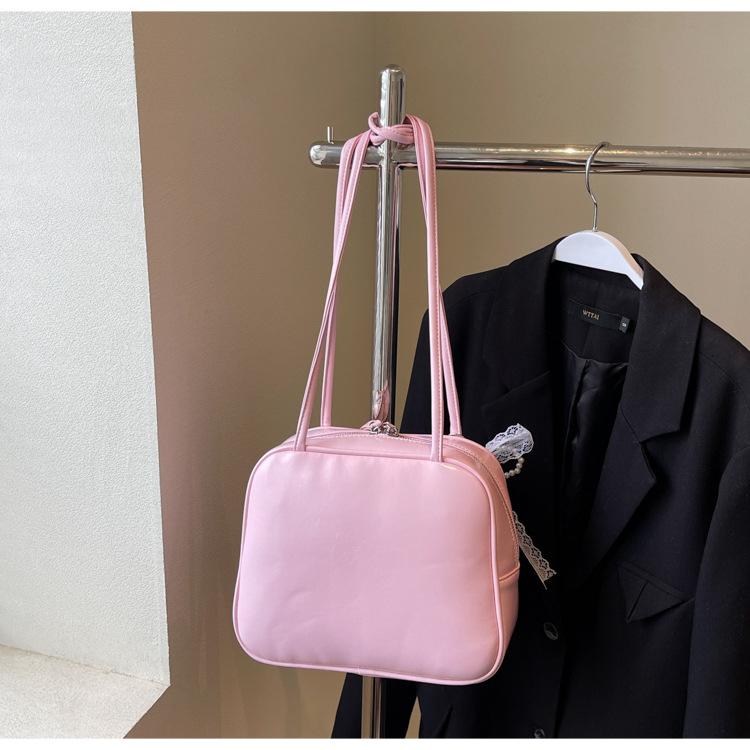 

Spring lace bowling bag women s 2025 new trendy fashion Korean pillow bag versatile messenger bag pendant