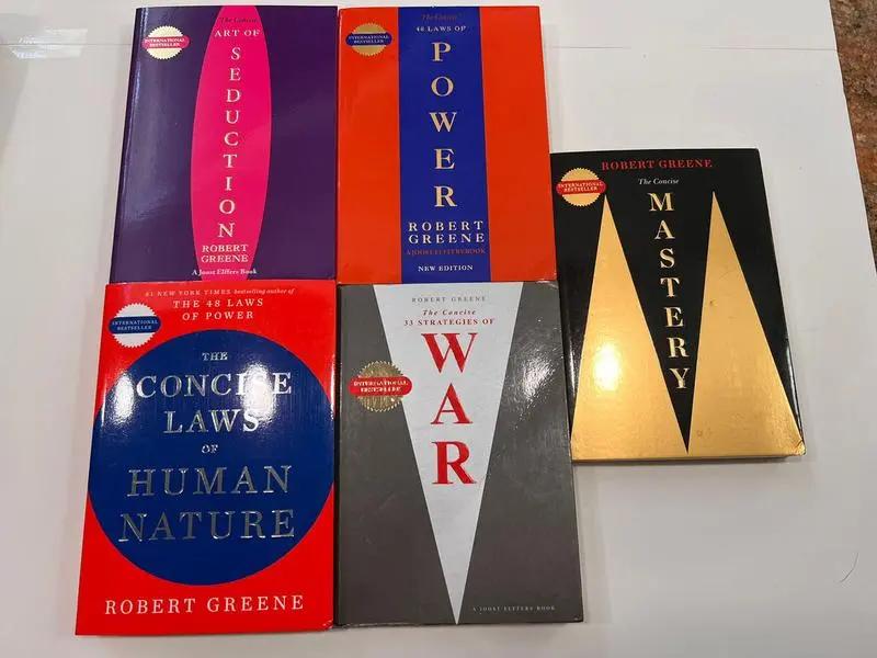 Robert Greene 5-Bücher-Set (Kompakte Ausgaben) Exakte Kopie | 48 Gesetze der Macht, Die Kunst der Verführung, Meisterschaft (Kleinere Version)