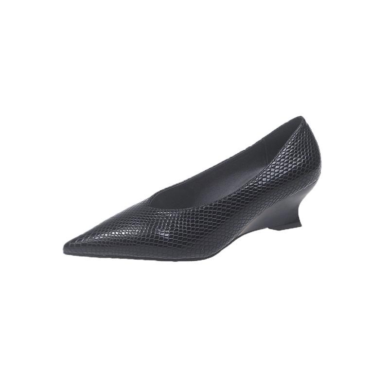 Brown High Heels Women's 2026 Spring New Pointed Shaped Heel Fashionable Women's Shoes