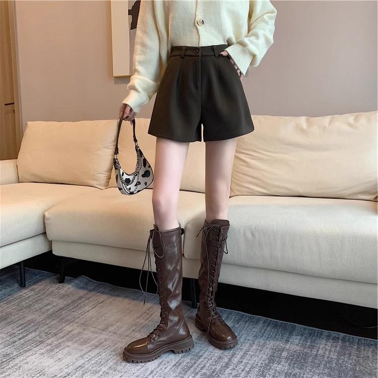 2024 Women's High-Waisted Woolen Shorts: A-Line, Slimming, Thickened, Black Casual Pants for Autumn & Winter Wear