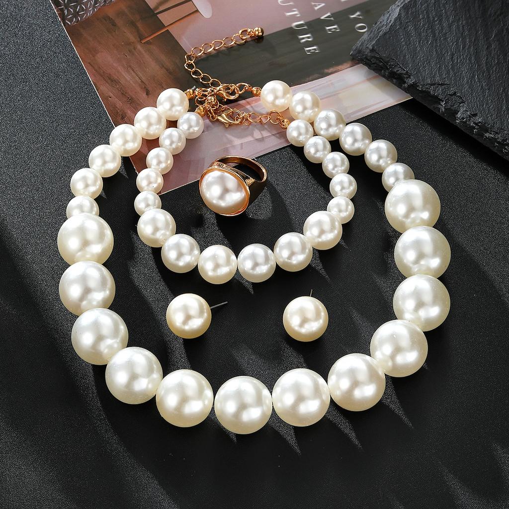 Retro Light Luxury French Five-piece Set, Pearl Jewelry Set, Women's Banquet Senior Versatile Girlfriend Gift