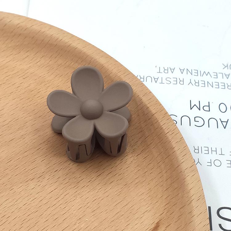 Matte Flower Hair Claw: Five-Petal Clip for Updo & Ponytail