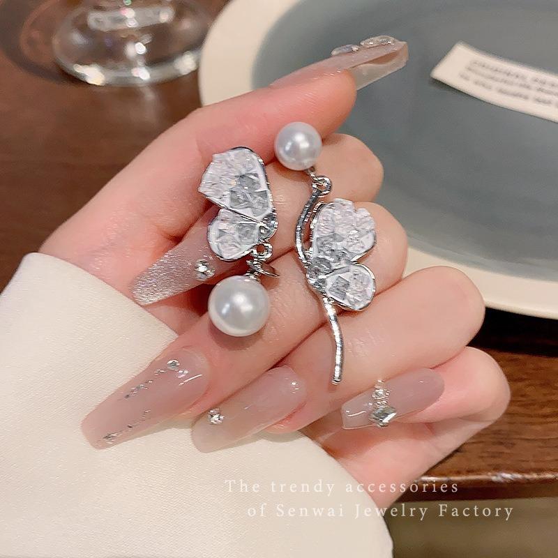 Butterfly Earrings - High-end, Niche, Minimalist Luxury Silver Stud Earrings for Women