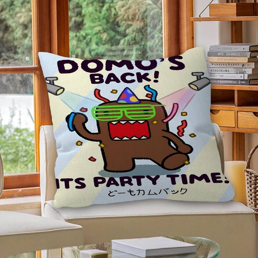 Милая Наволочка с Дизайном Domo-Kun и Кленовыми Листьями Счастливый Осенний Урожай Декор Праздничный Декор Наволочка для Подушки 12x12Inch