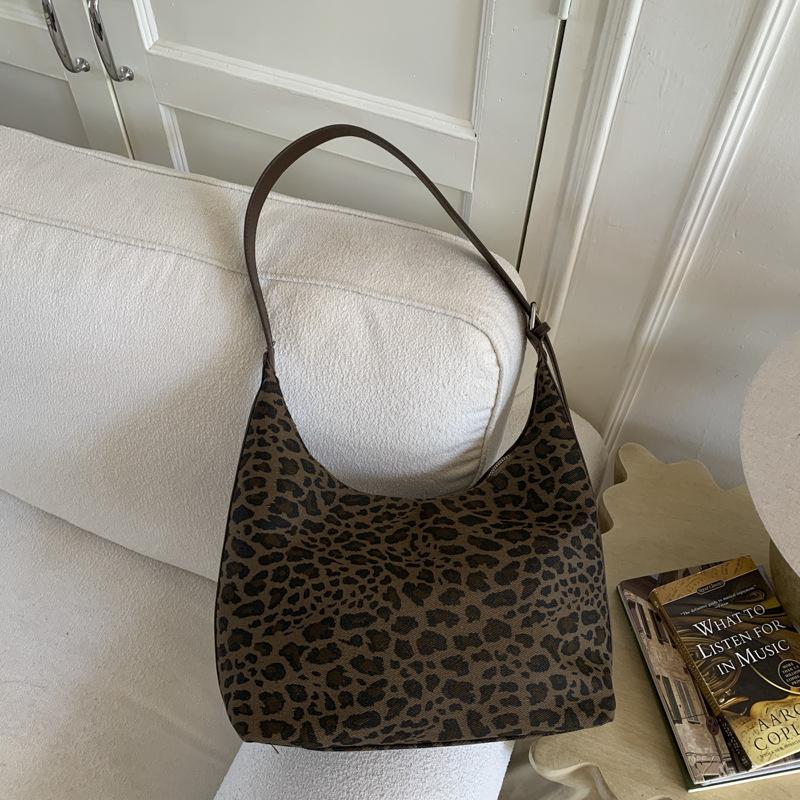 Leopard print canvas bag women's large capacity 2025 new autumn and winter versatile shoulder underarm bag college student class tote bag
