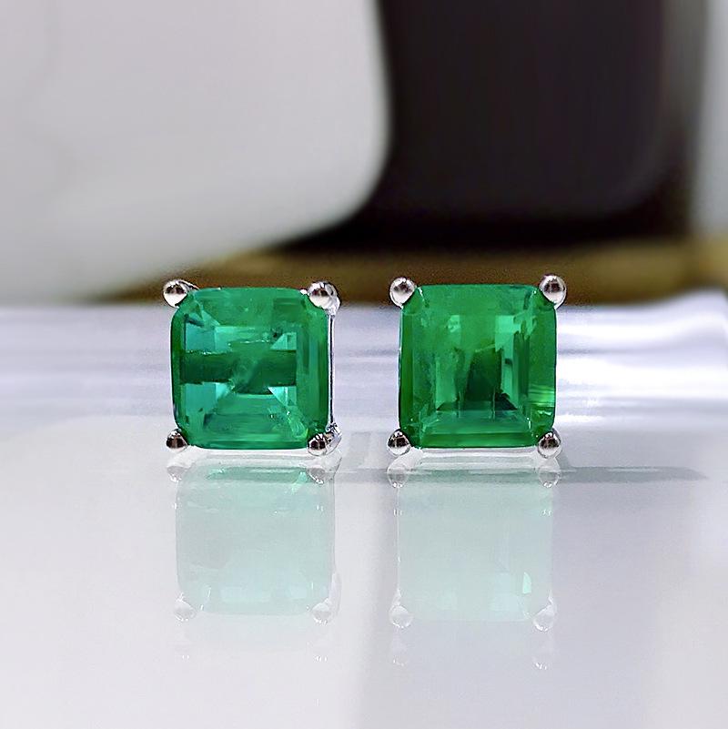 

Luoxi Temple S925 Silver Retro Green Zircon Square Stud Earrings - European & American Style 925 Silver зелений