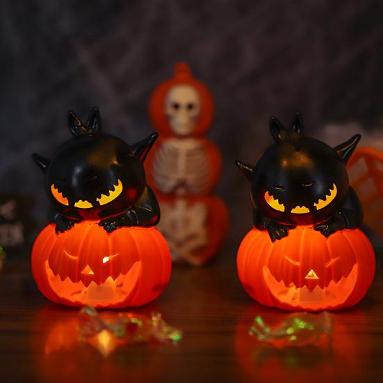 Halloween Lamp Decoration Light-up Black Cat on Pumpkin Statue Spooky Eyeball/Skull/Pumpkin Candle Holder with LED Light for Halloween Tabletop Decor
