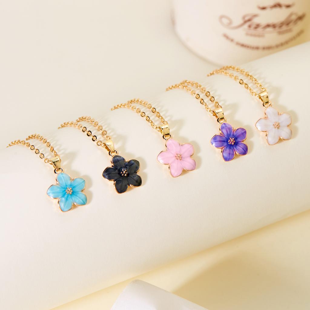 Cute Flower Pendant Necklace for Women Romantic Cherry Blossom Gold Metal Chain Choker Party Wedding Neck Jewelry