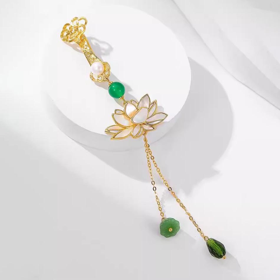 Chinese Lotus Mother-of-Pearl Qipao Pendant Brooch: Elegant Hanfu Tea Dress Accessory