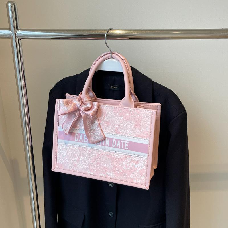 

Fashion large-capacity bag women s new shoulder underarm bag versatile portable tote bag