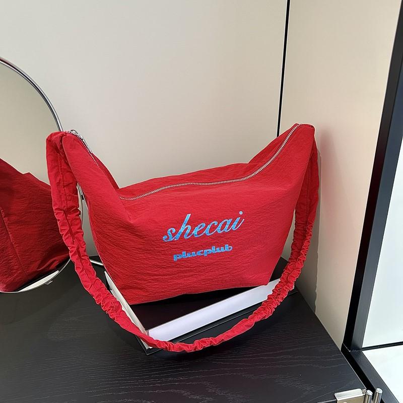 Large-capacity bag women's summer new casual shoulder messenger bag lazy wind pleated commuter dumpling bag