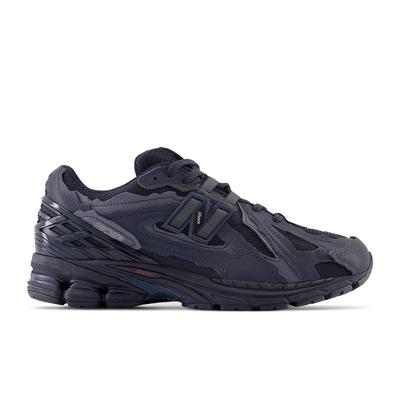 Sneakers New Balance Black Version 1906