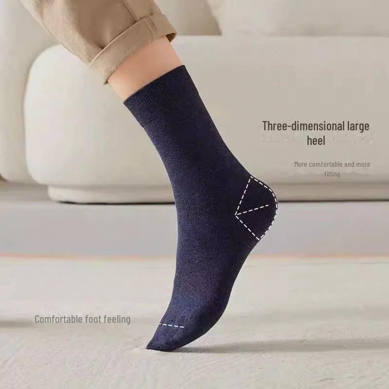 Men's Black Mid-Tube Fashion Socks - Autumn, Sweat-Absorbent, Deodorant, for All Seasons and Business Wear.