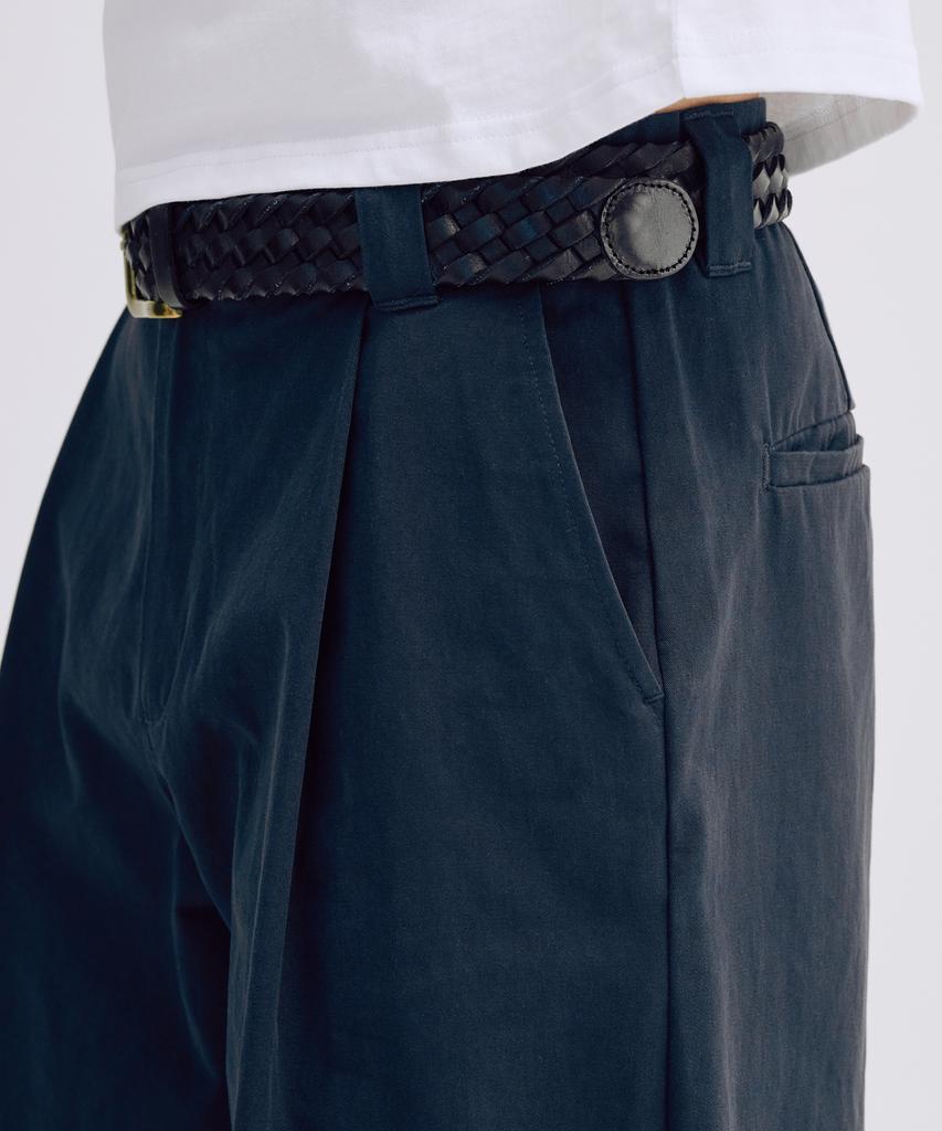 TAKEASY One-Pleat Barrel Fit Cotton Pants (Navy)