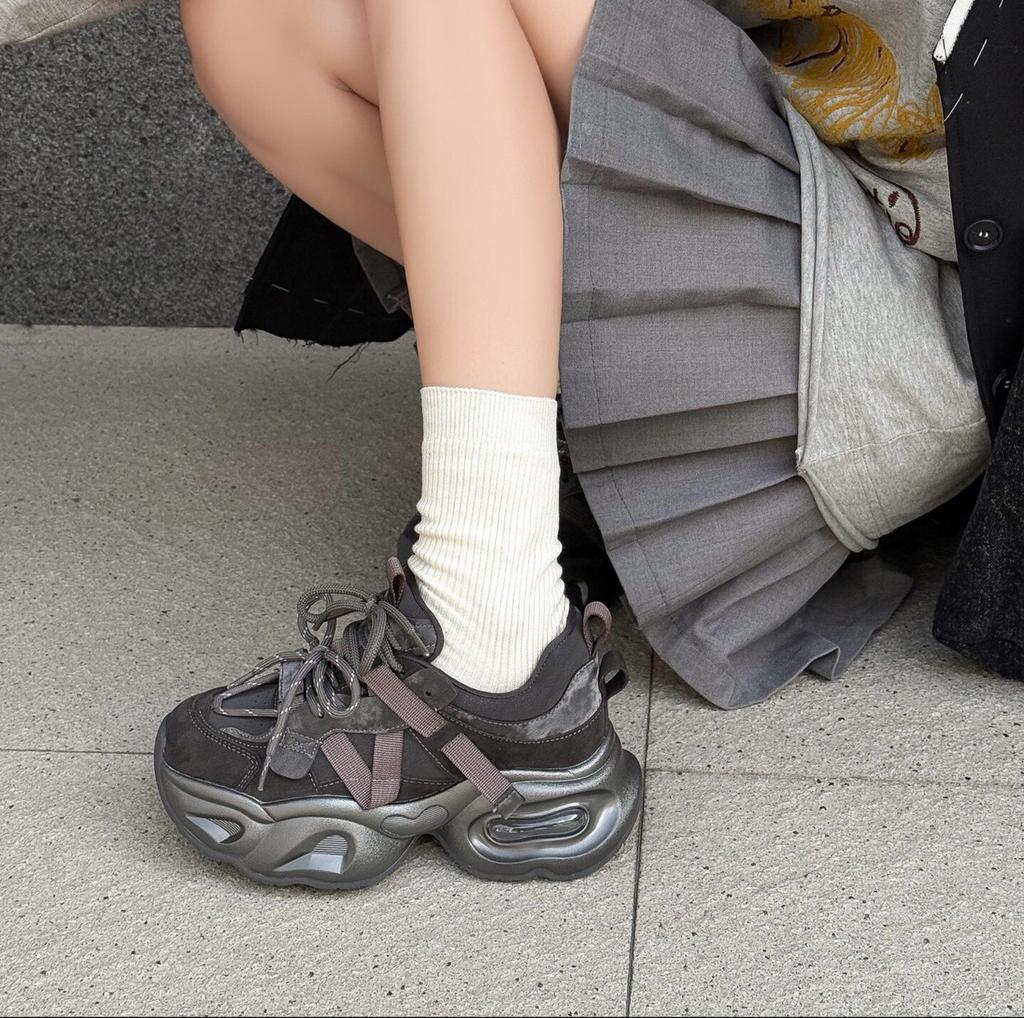 Two pairs of leather shoelaces with thick soles to increase the height of women's spring new lightweight and comfortable sports and leisure shoes