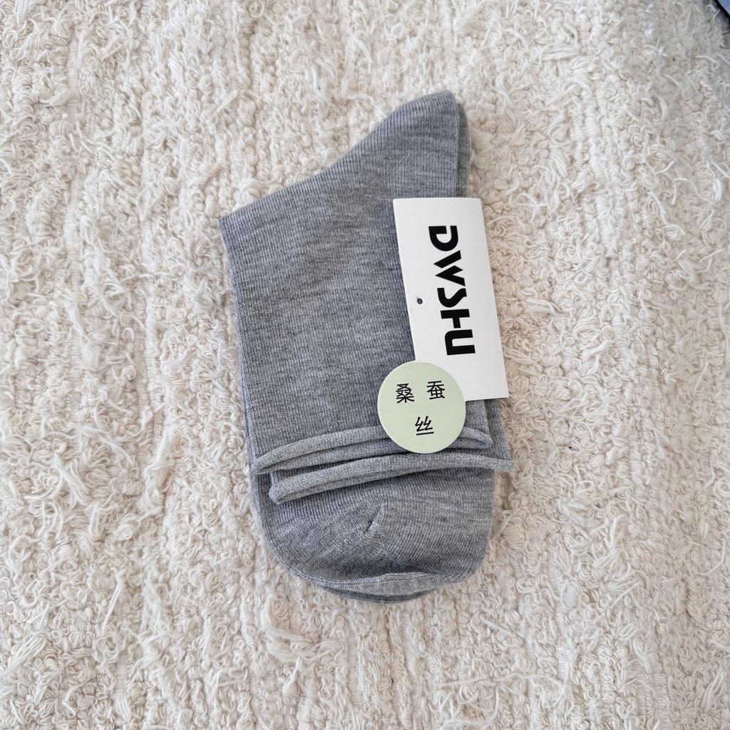 Mulberry Silk Breathable And Boneless Solid Color Simple Mid-Leg Socks Breathable And Sweat-Absorbing Thin Curled Women