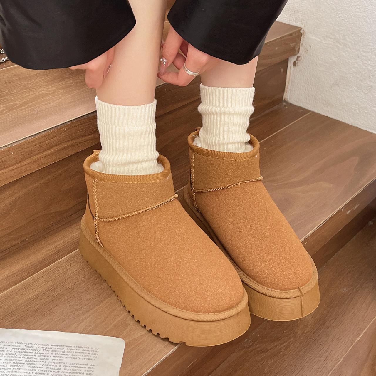 Зимние ботинки 2024 осень и зима новая классическая нескользящая водонепроницаемая утолщенная низкая хлопковая обувь 35 жёлтый 2586₽