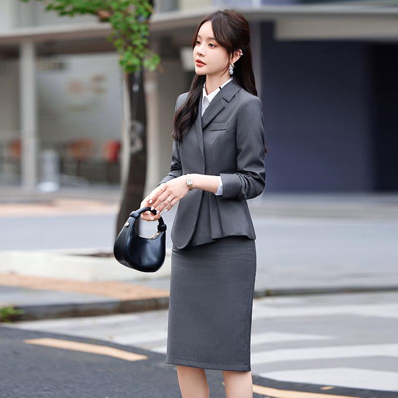 Set de costume formale profesionale pentru femei