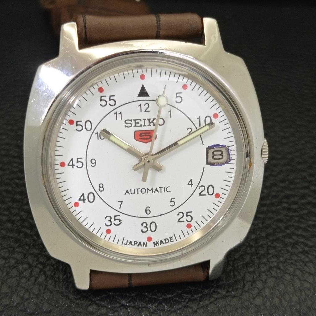 VINTAGE SEIKO 5 AUTOMATIC JAPAN MENS WHITE COLOR DIAL WATCH a701201-5 R206a-a701201
