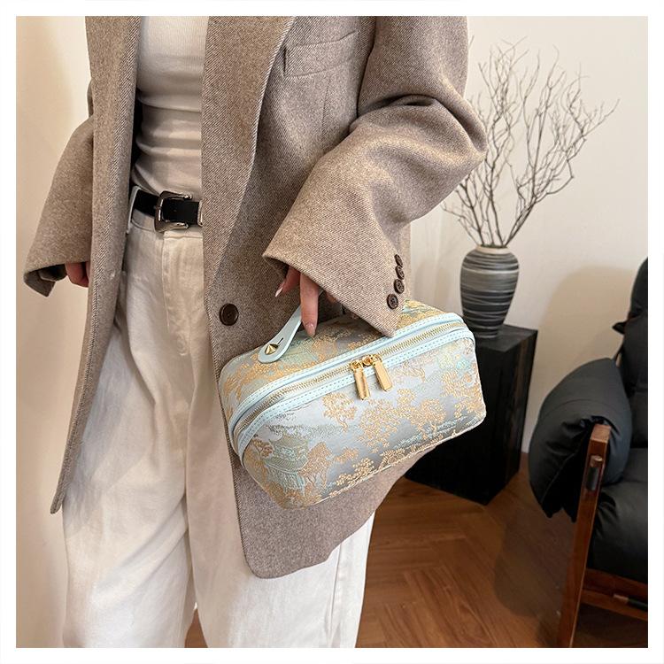 Elegant Vintage Embroidered Makeup Bag Large Capacity Portable and Perfect for Storing Cosmetics and Toiletries Ideal for Travel