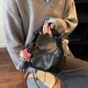 Korean Version of Fashionable Versatile Pleated Portable Commuter Cloud Bag Women's 2025 Autumn and Winter New Simple Messenger Dumpling Bag