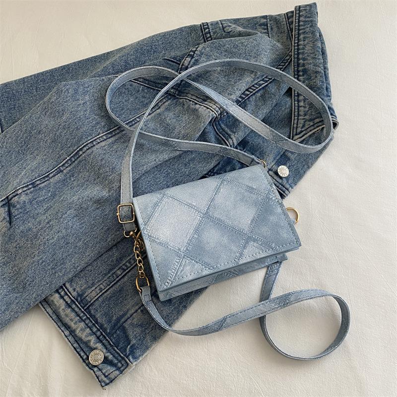 Fashion personality leisure commuter messenger bag fashion shoulder bag 2024 summer new simple fashion small square bag
