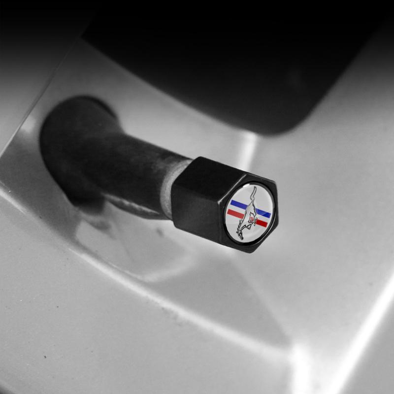 5Pcs/Set Car Keychain Tire Valve Cap Car Styling Accessories For Ford Mustang Zapatillas Miniatura Gt Shelby 2005 2015 Mujer 2012 2006