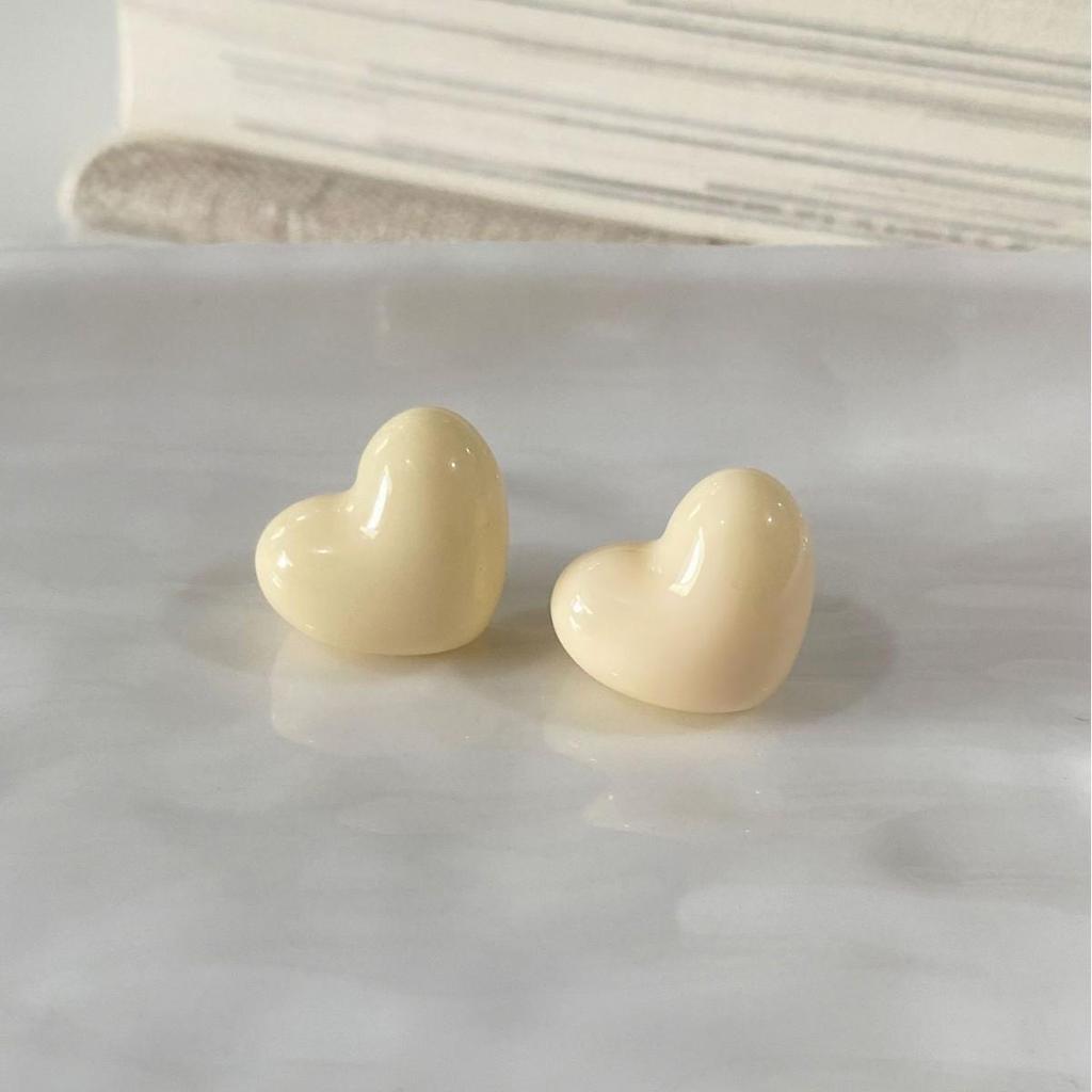 Sweet Dopamine Colorful Heart Stud Earrings: Elegant, Simple, Versatile Accessory for Ladies