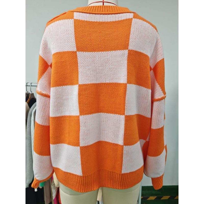 Koszula z długim rękawem w kratę, sweter z okrągłym dekoltem